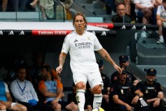 世俱杯球员场上视野表现剖析：传球角度与空间利用效率比较